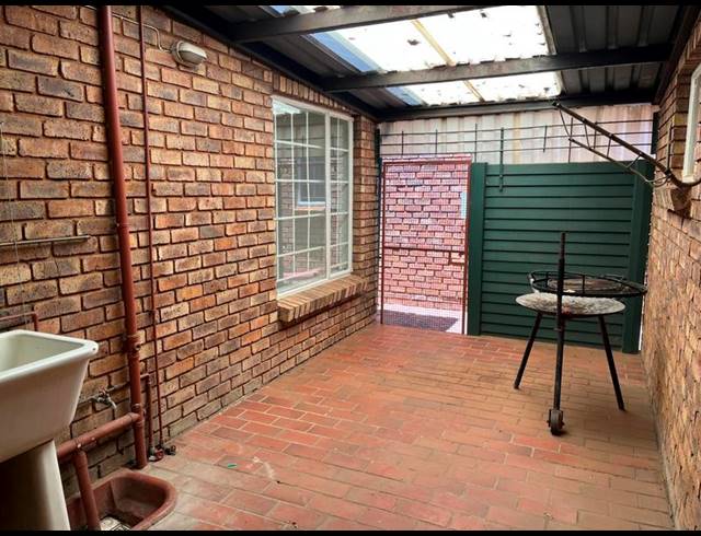 2 BEDROOM PROPERTY TO RENT IN DOORNPOORT